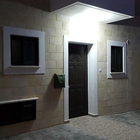 Chris'S Kyklades Holiday Apartment Paralimni Exterior foto